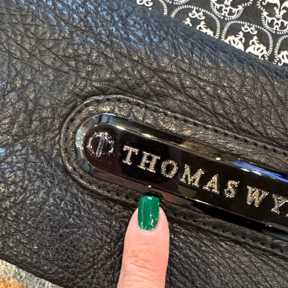 Thomas Wylde Black Textured Clutch with charcoal/pewter rhinestone skull - Picture 11 of 13